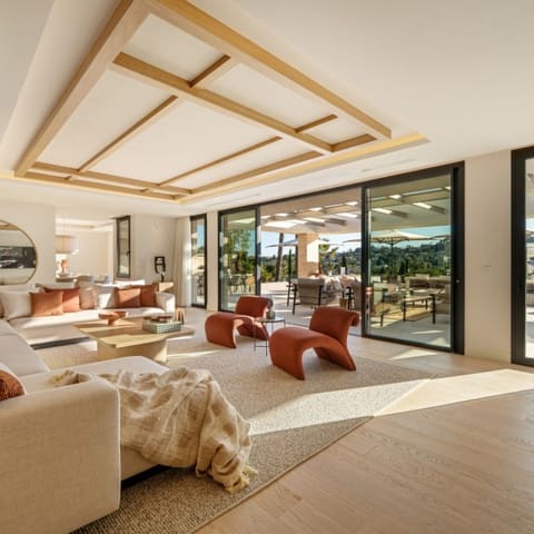 6 makuuhuone Huvila myytävänä paikassa Nueva Andalucia, Marbella mukana uima-altaan 
autotalli - 8 650 000 € (Ref: 9426023)