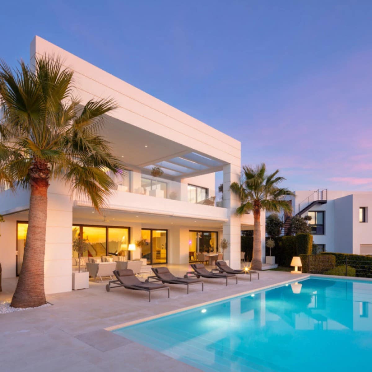 7 makuuhuone Huvila myytävänä paikassa Nueva Andalucia mukana uima-altaan 
autotalli - 4 450 000 € (Ref: 9426026)