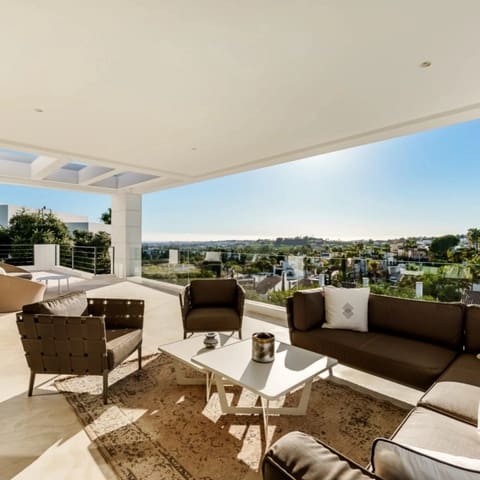 7 makuuhuone Huvila myytävänä paikassa Nueva Andalucia, Marbella mukana uima-altaan 
autotalli - 4 450 000 € (Ref: 9426026)