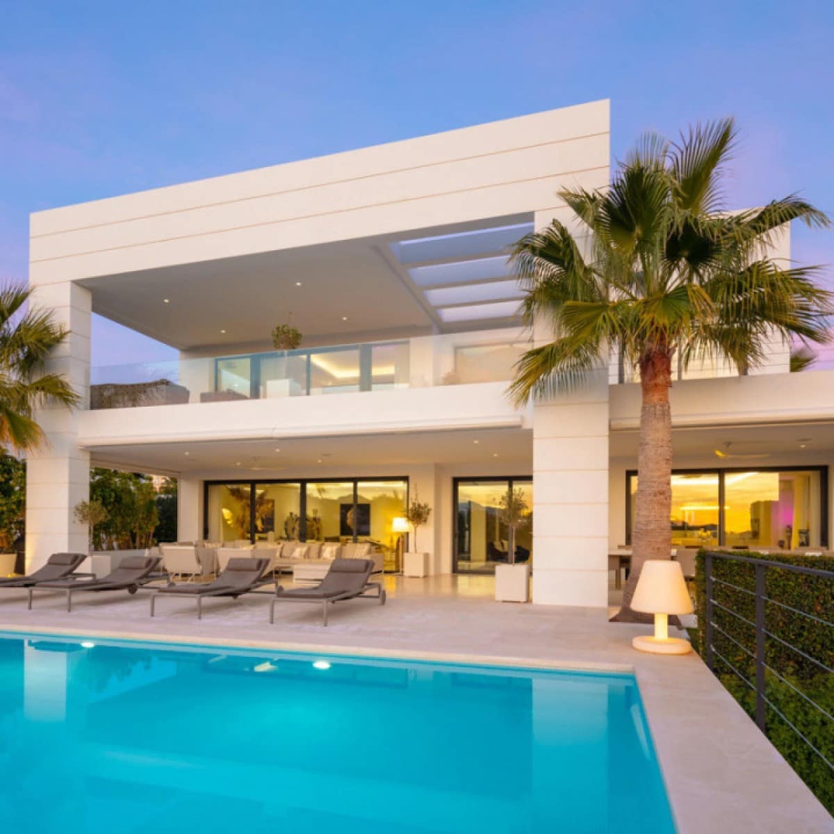 7 makuuhuone Huvila myytävänä paikassa Nueva Andalucia mukana uima-altaan 
autotalli - 4 450 000 € (Ref: 9426026)