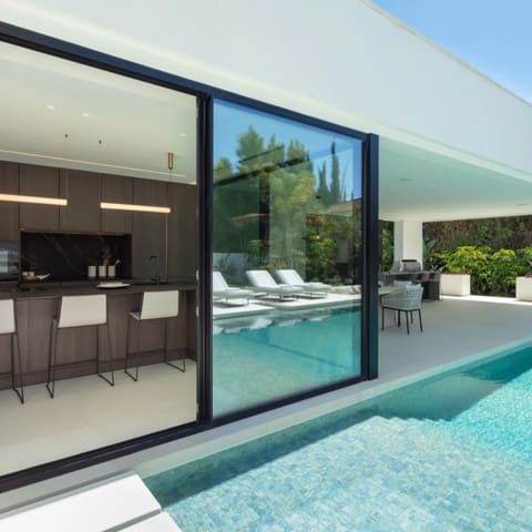 5 makuuhuone Huvila myytävänä paikassa Nueva Andalucia, Marbella mukana uima-altaan 
autotalli - 5 995 000 € (Ref: 9426043)