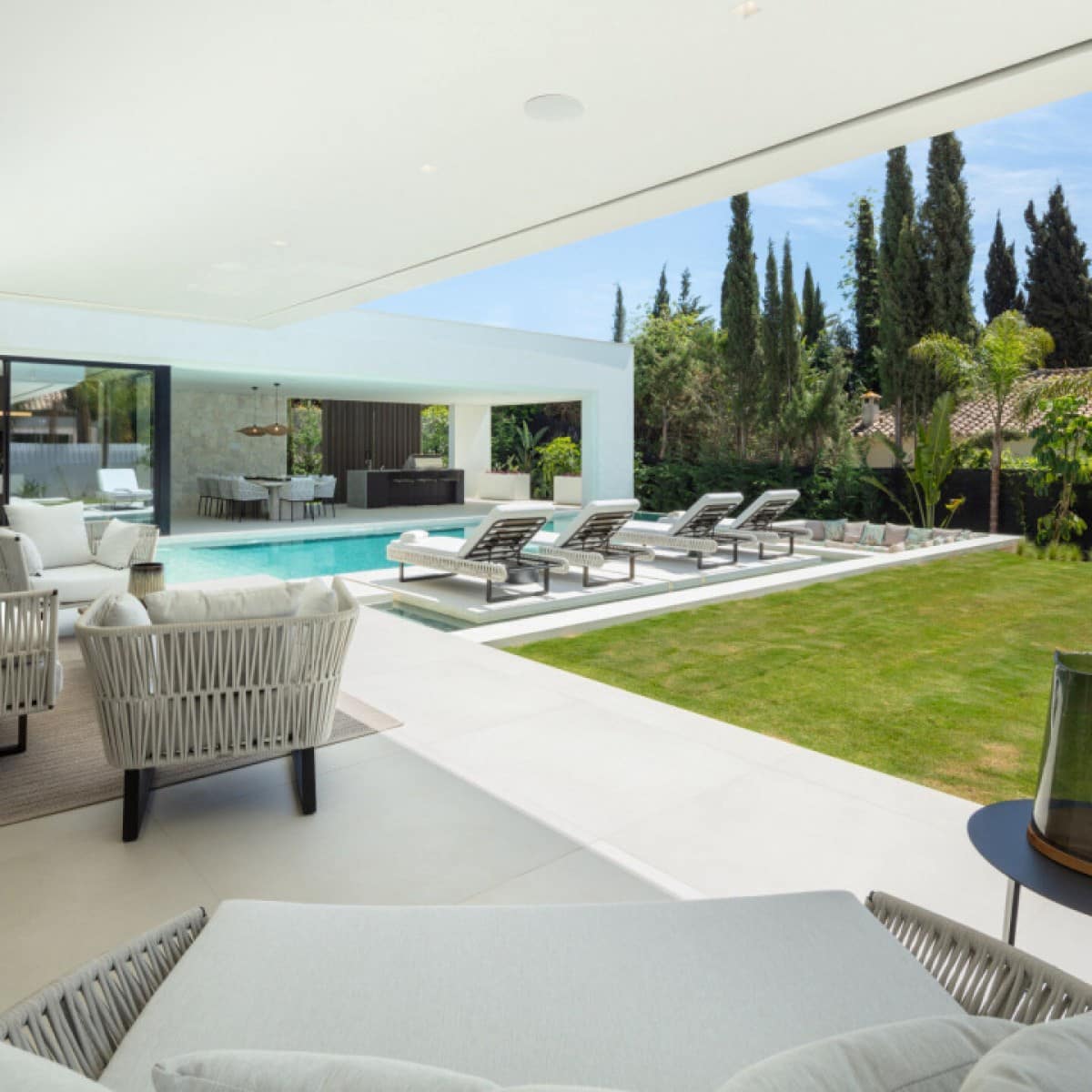 5 makuuhuone Huvila myytävänä paikassa Nueva Andalucia mukana uima-altaan 
autotalli - 5 995 000 € (Ref: 9426043)