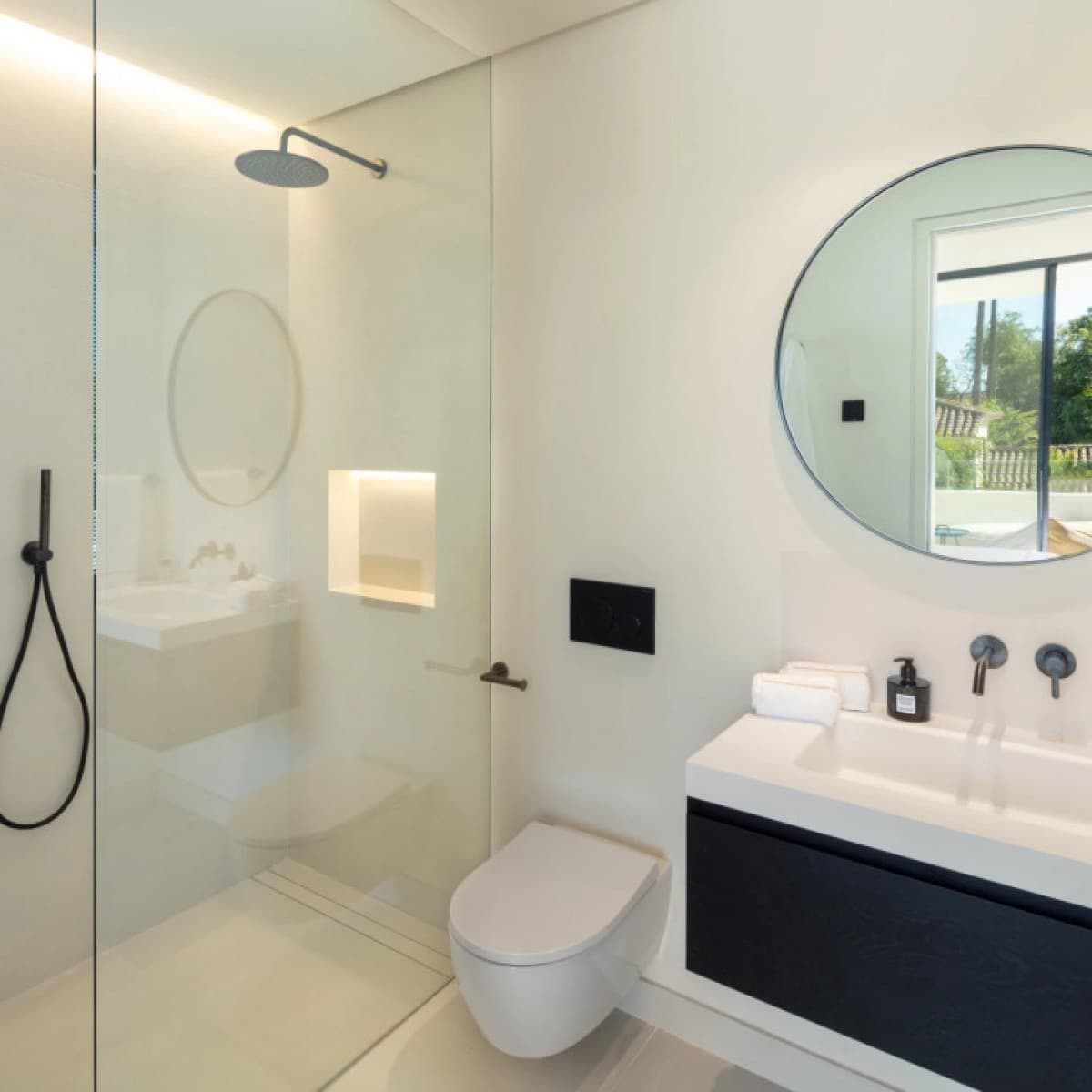 5 makuuhuone Huvila myytävänä paikassa Nueva Andalucia mukana uima-altaan 
autotalli - 5 995 000 € (Ref: 9426043)