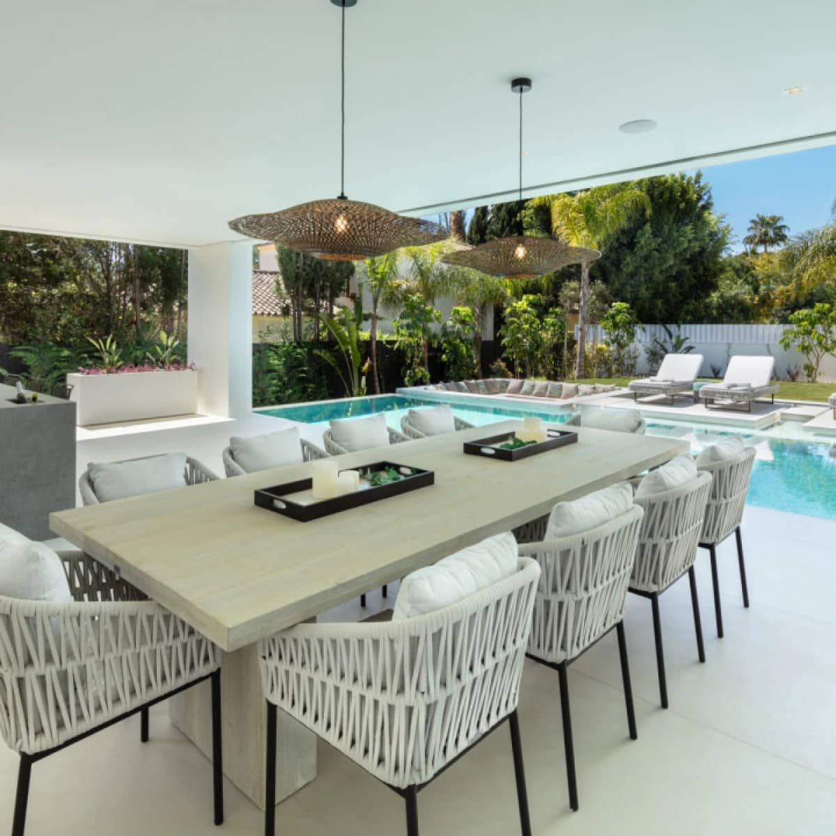 5 makuuhuone Huvila myytävänä paikassa Nueva Andalucia mukana uima-altaan 
autotalli - 5 995 000 € (Ref: 9426043)