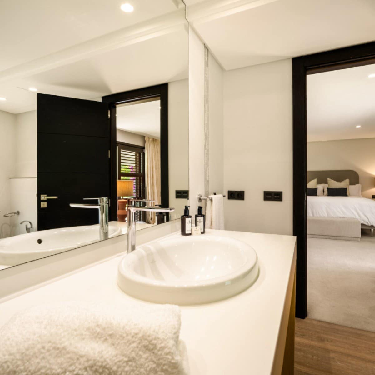 5 makuuhuone Huvila myytävänä paikassa Nueva Andalucia mukana uima-altaan 
autotalli - 6 995 000 € (Ref: 9426044)