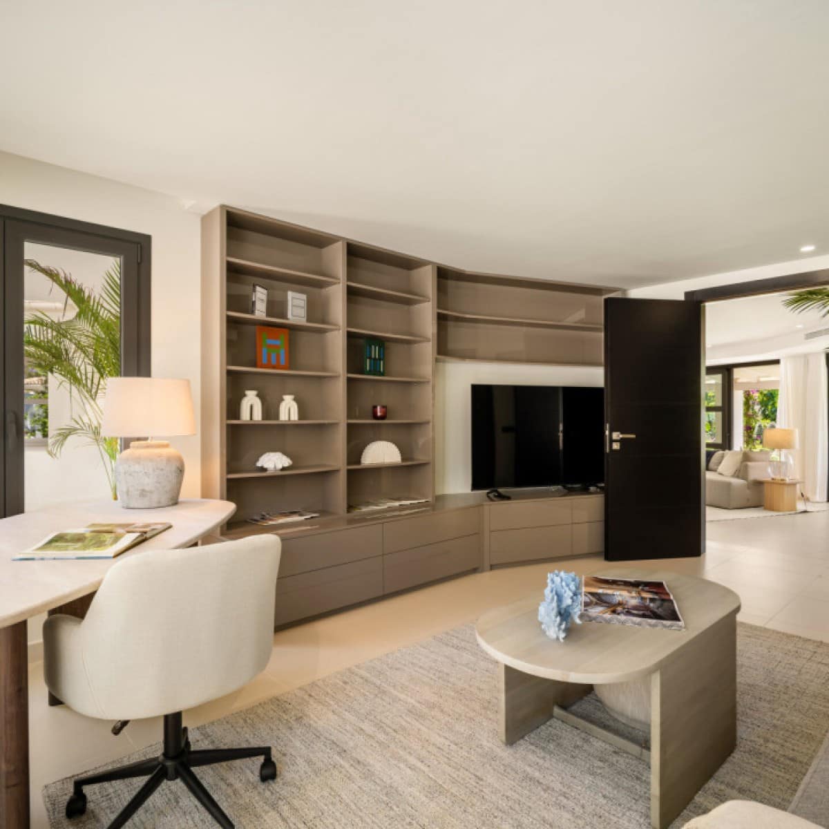 5 makuuhuone Huvila myytävänä paikassa Nueva Andalucia mukana uima-altaan 
autotalli - 6 995 000 € (Ref: 9426044)