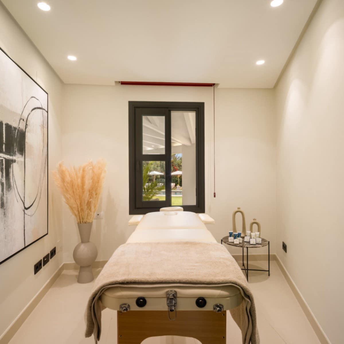 5 makuuhuone Huvila myytävänä paikassa Nueva Andalucia mukana uima-altaan 
autotalli - 6 995 000 € (Ref: 9426044)