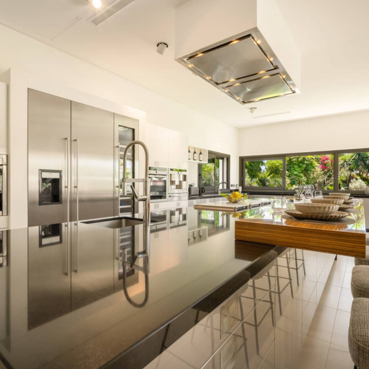 5 makuuhuone Huvila myytävänä paikassa Nueva Andalucia mukana uima-altaan 
autotalli - 6 995 000 € (Ref: 9426044)