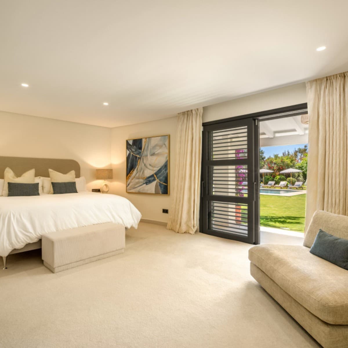 5 makuuhuone Huvila myytävänä paikassa Nueva Andalucia mukana uima-altaan 
autotalli - 6 995 000 € (Ref: 9426044)