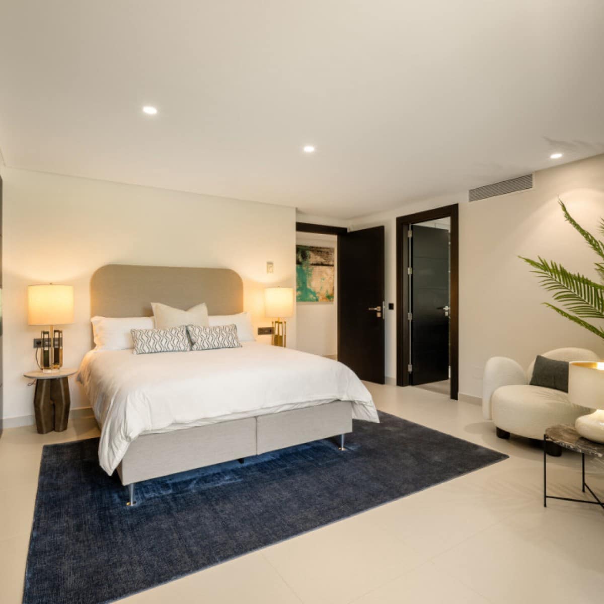 5 makuuhuone Huvila myytävänä paikassa Nueva Andalucia mukana uima-altaan 
autotalli - 6 995 000 € (Ref: 9426044)