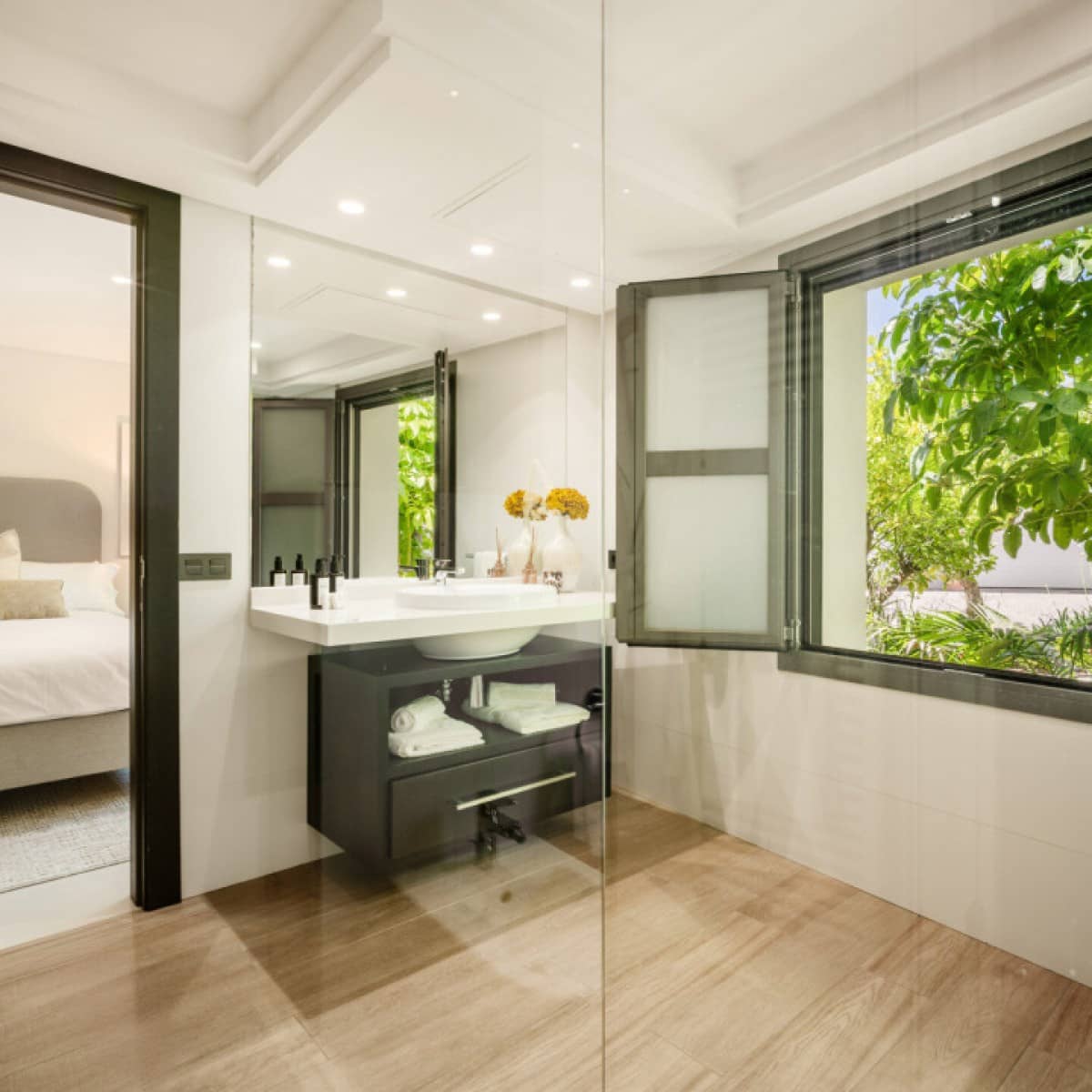 5 makuuhuone Huvila myytävänä paikassa Nueva Andalucia mukana uima-altaan 
autotalli - 6 995 000 € (Ref: 9426044)