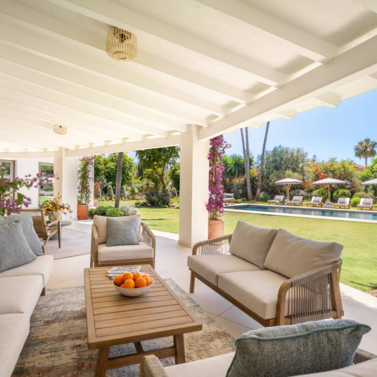 5 makuuhuone Huvila myytävänä paikassa Nueva Andalucia mukana uima-altaan 
autotalli - 6 995 000 € (Ref: 9426044)