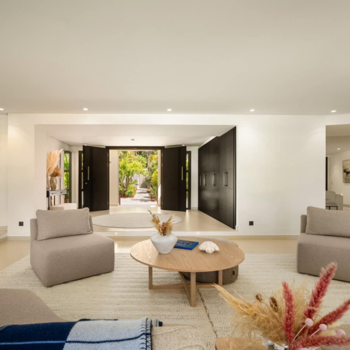 5 makuuhuone Huvila myytävänä paikassa Nueva Andalucia mukana uima-altaan 
autotalli - 6 995 000 € (Ref: 9426044)