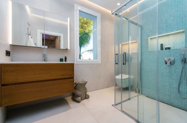 6 makuuhuone Huvila myytävänä paikassa Nueva Andalucia, Marbella mukana uima-altaan 
autotalli - 2 495 000 € (Ref: 9426052)