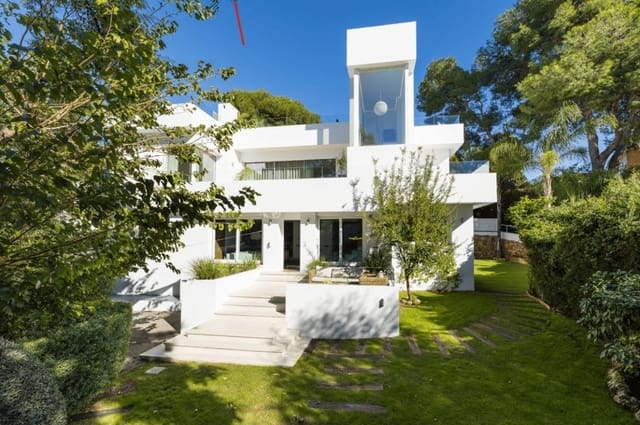 6 makuuhuone Huvila myytävänä paikassa Nueva Andalucia, Marbella mukana uima-altaan 
autotalli - 2 495 000 € (Ref: 9426052)