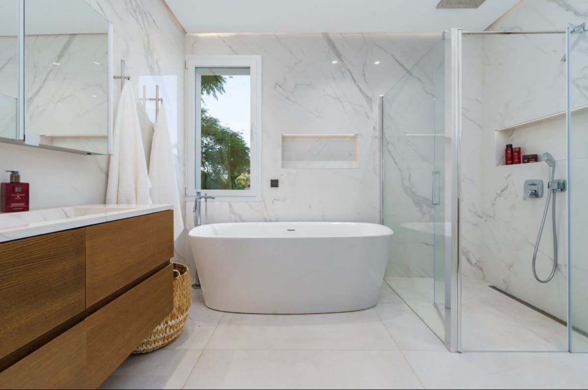 6 makuuhuone Huvila myytävänä paikassa Nueva Andalucia mukana uima-altaan 
autotalli - 2 495 000 € (Ref: 9426052)