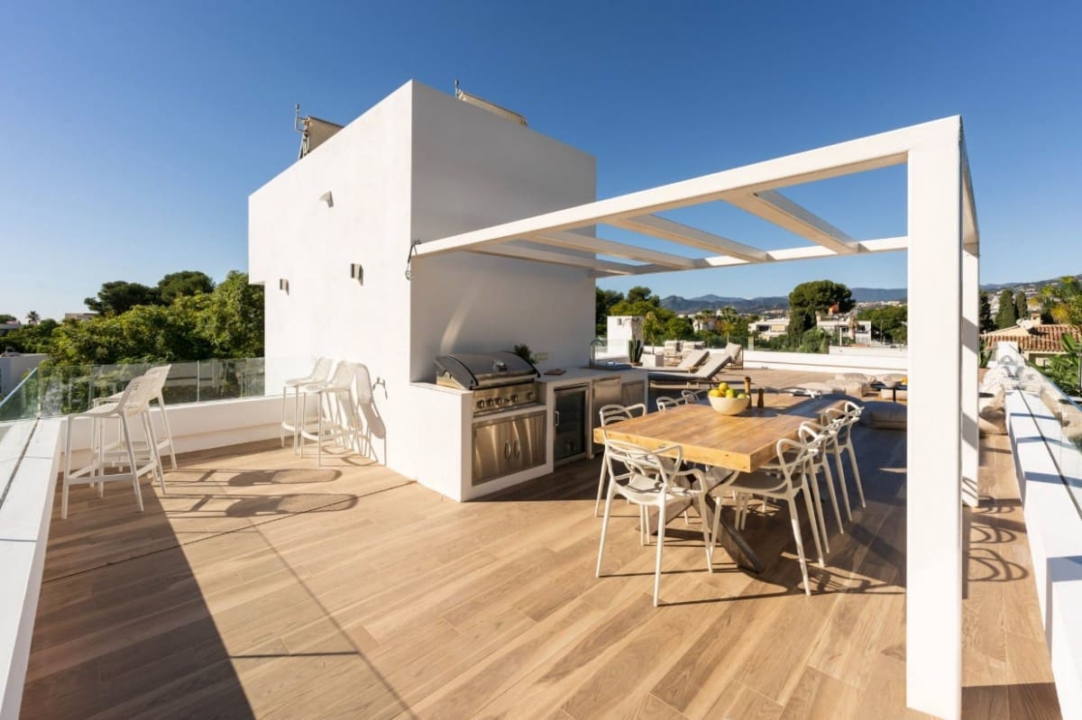 6 makuuhuone Huvila myytävänä paikassa Nueva Andalucia mukana uima-altaan 
autotalli - 2 495 000 € (Ref: 9426052)