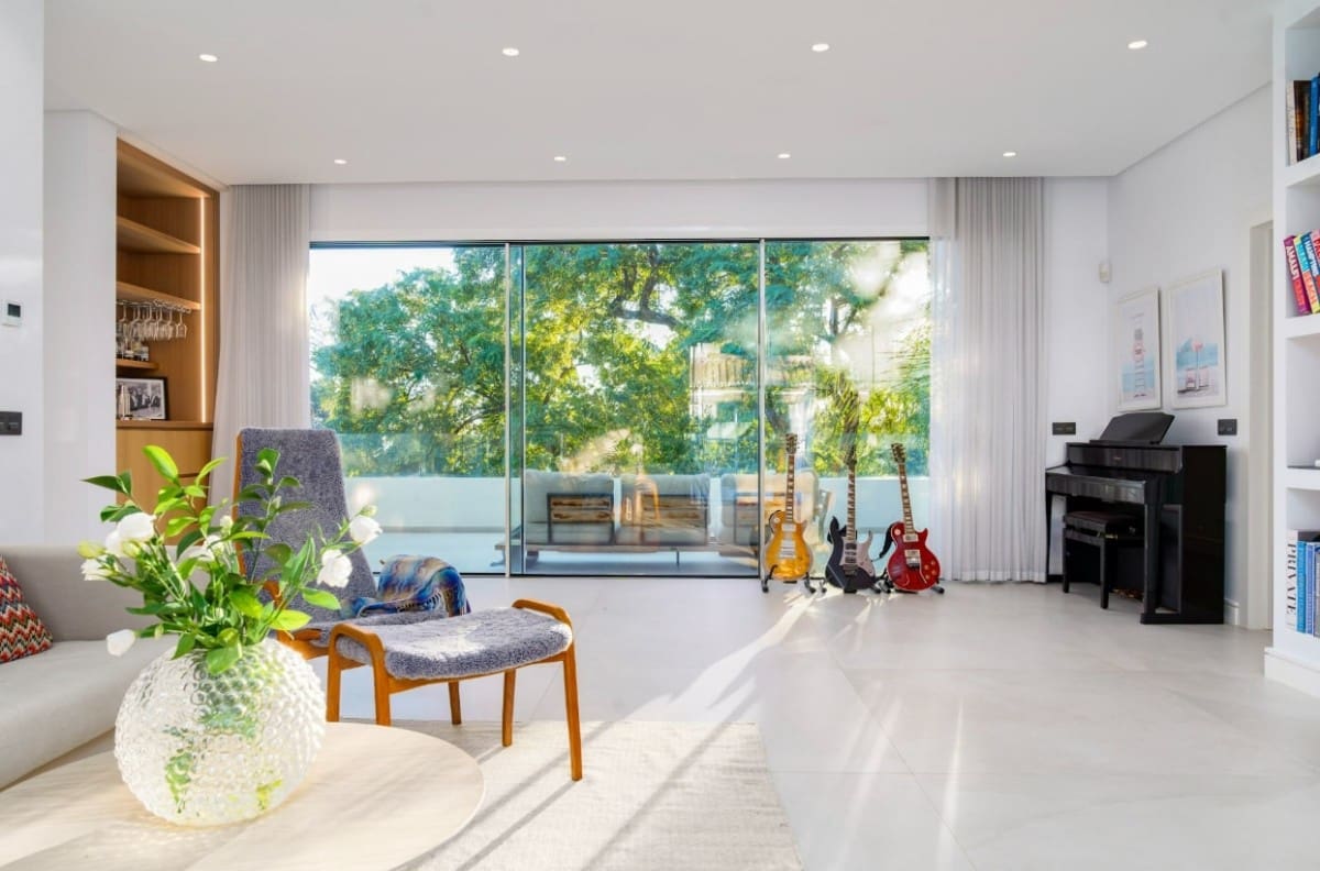 6 makuuhuone Huvila myytävänä paikassa Nueva Andalucia mukana uima-altaan 
autotalli - 2 495 000 € (Ref: 9426052)