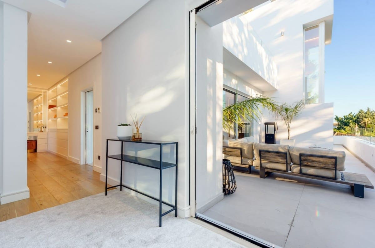 6 makuuhuone Huvila myytävänä paikassa Nueva Andalucia mukana uima-altaan 
autotalli - 2 495 000 € (Ref: 9426052)