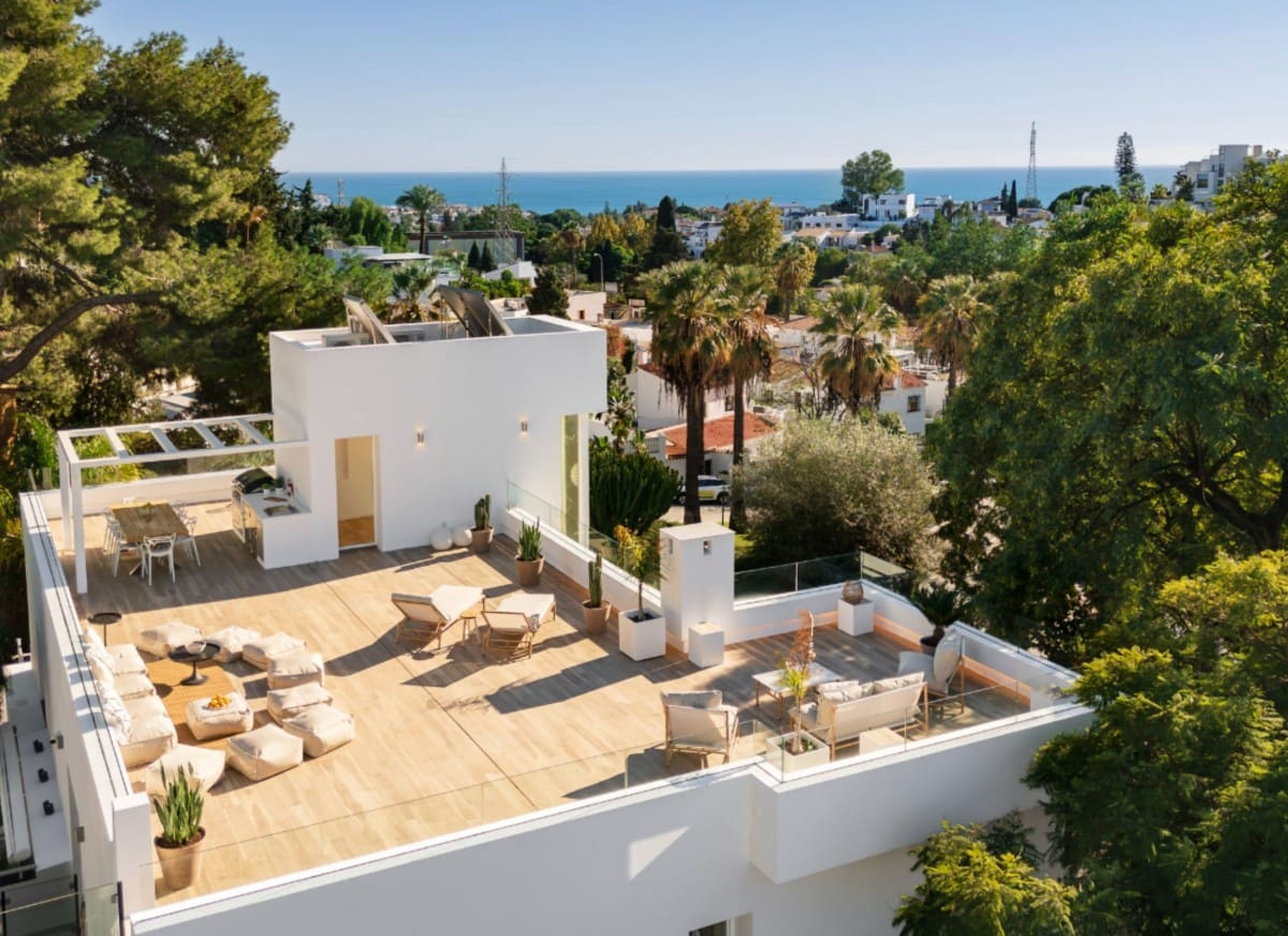 6 makuuhuone Huvila myytävänä paikassa Nueva Andalucia mukana uima-altaan 
autotalli - 2 495 000 € (Ref: 9426052)