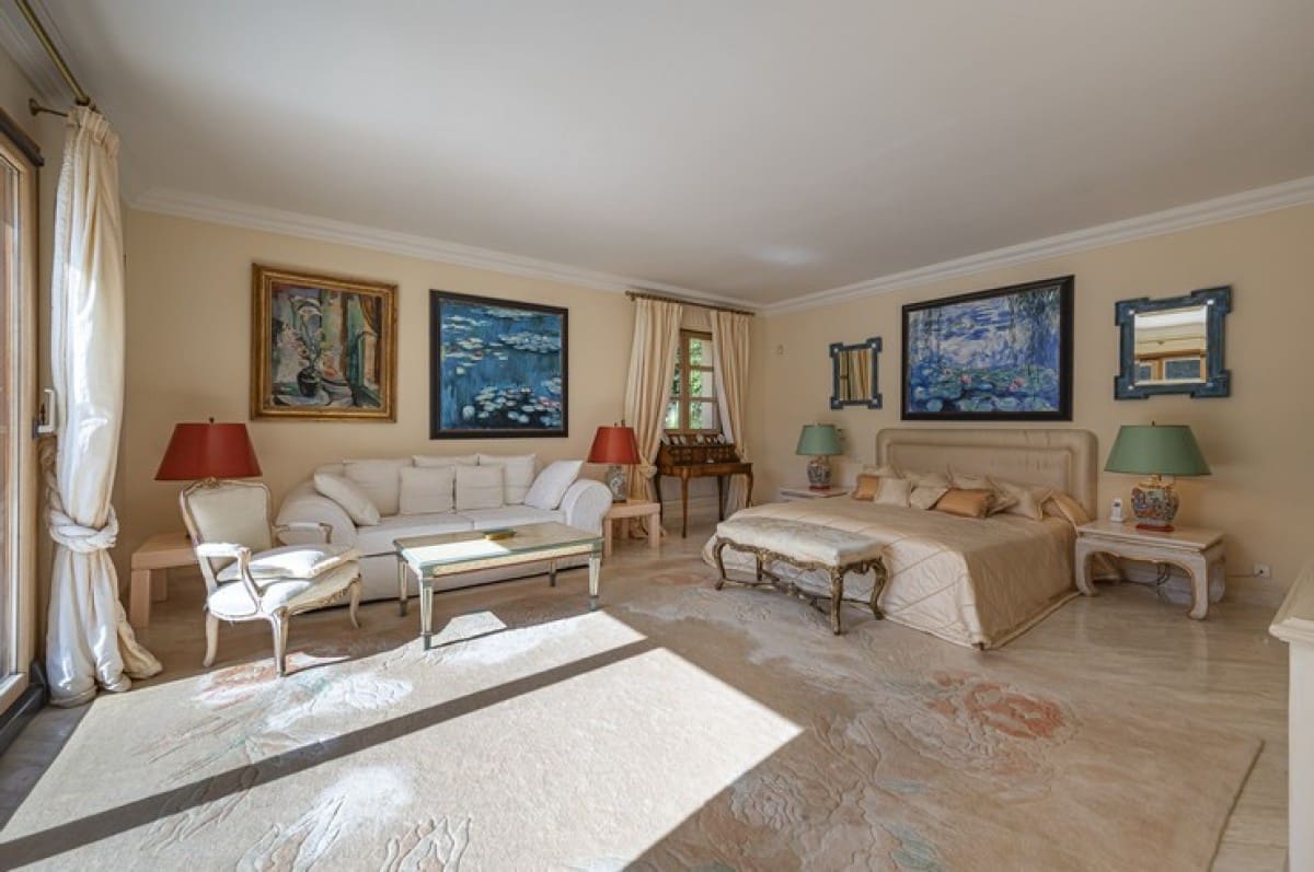 5 bedroom Villa for sale in Nueva Andalucia with pool garage - € 3,495,000 (Ref: 9426071)