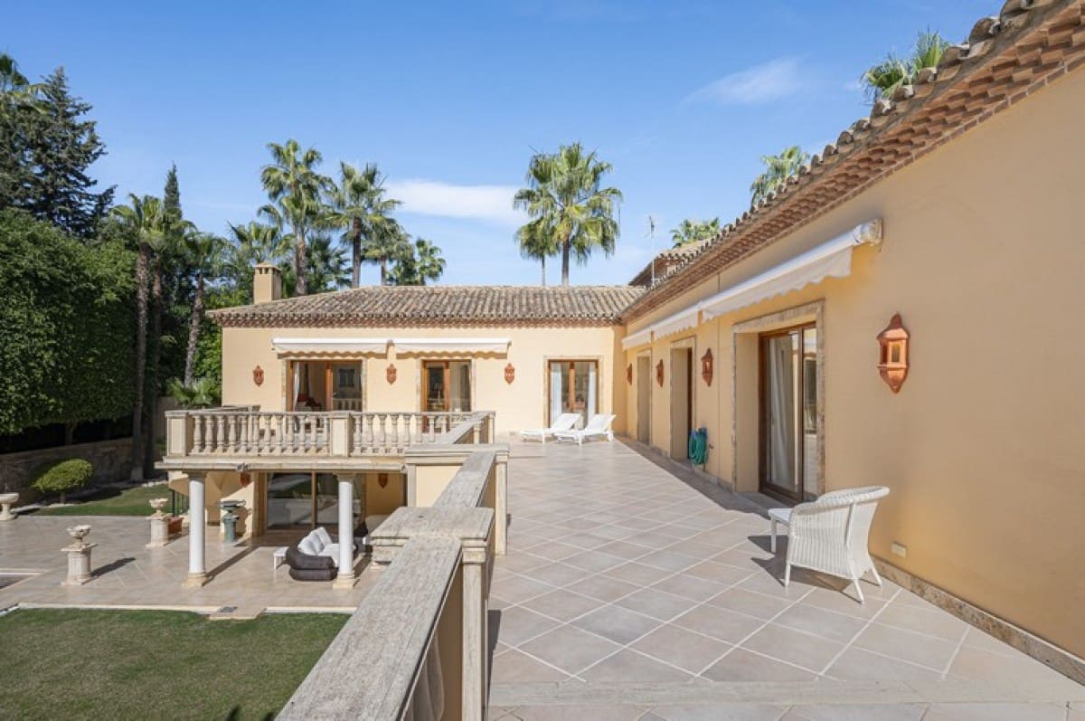 5 bedroom Villa for sale in Nueva Andalucia with pool garage - € 3,495,000 (Ref: 9426071)