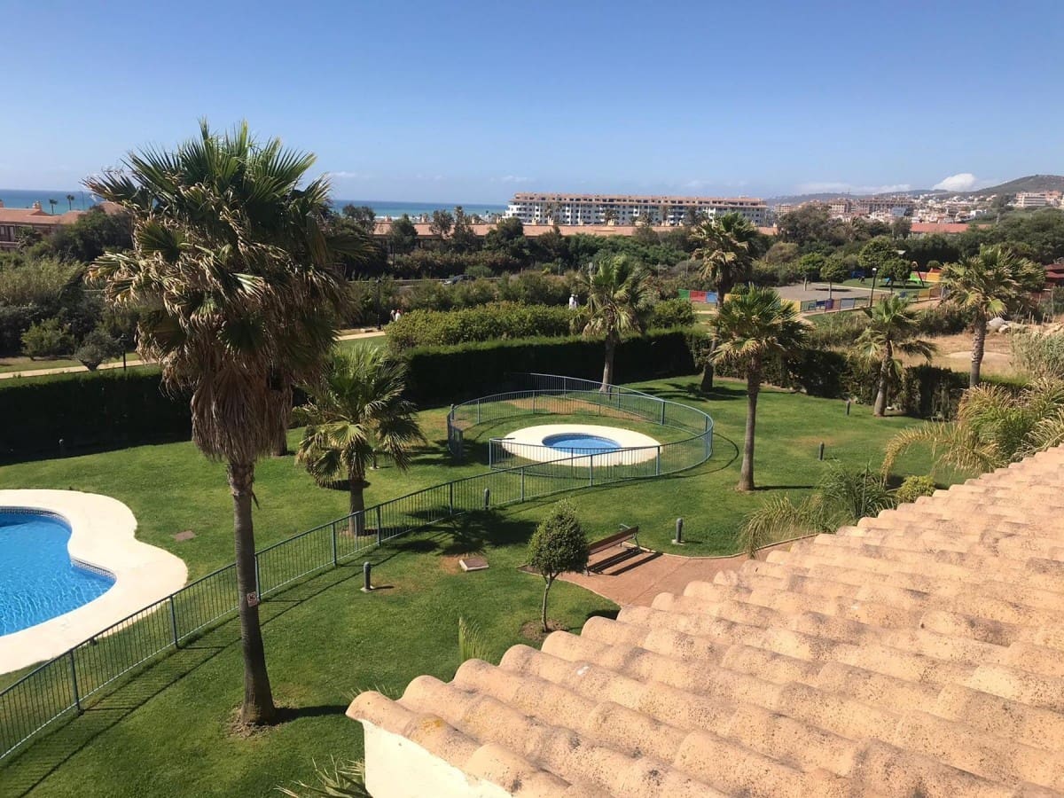 3 bedroom Penthouse for sale in Manilva with pool garage - € 399,500 (Ref: 9426156)