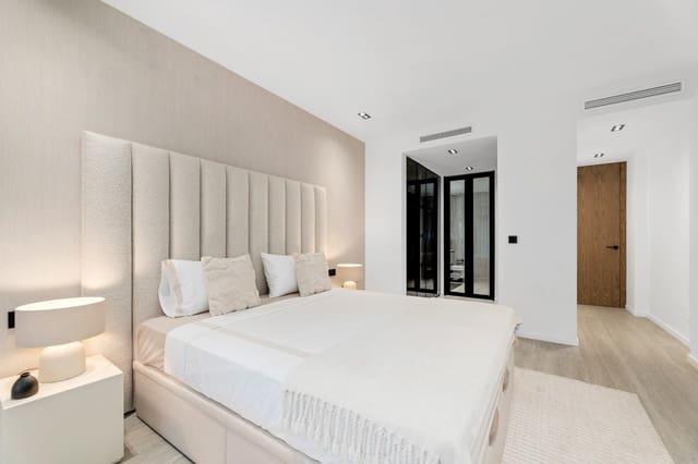 3 bedroom Apartment for sale in Guadalmansa, Estepona with pool garage - € 1,525,000 (Ref: 9432972)