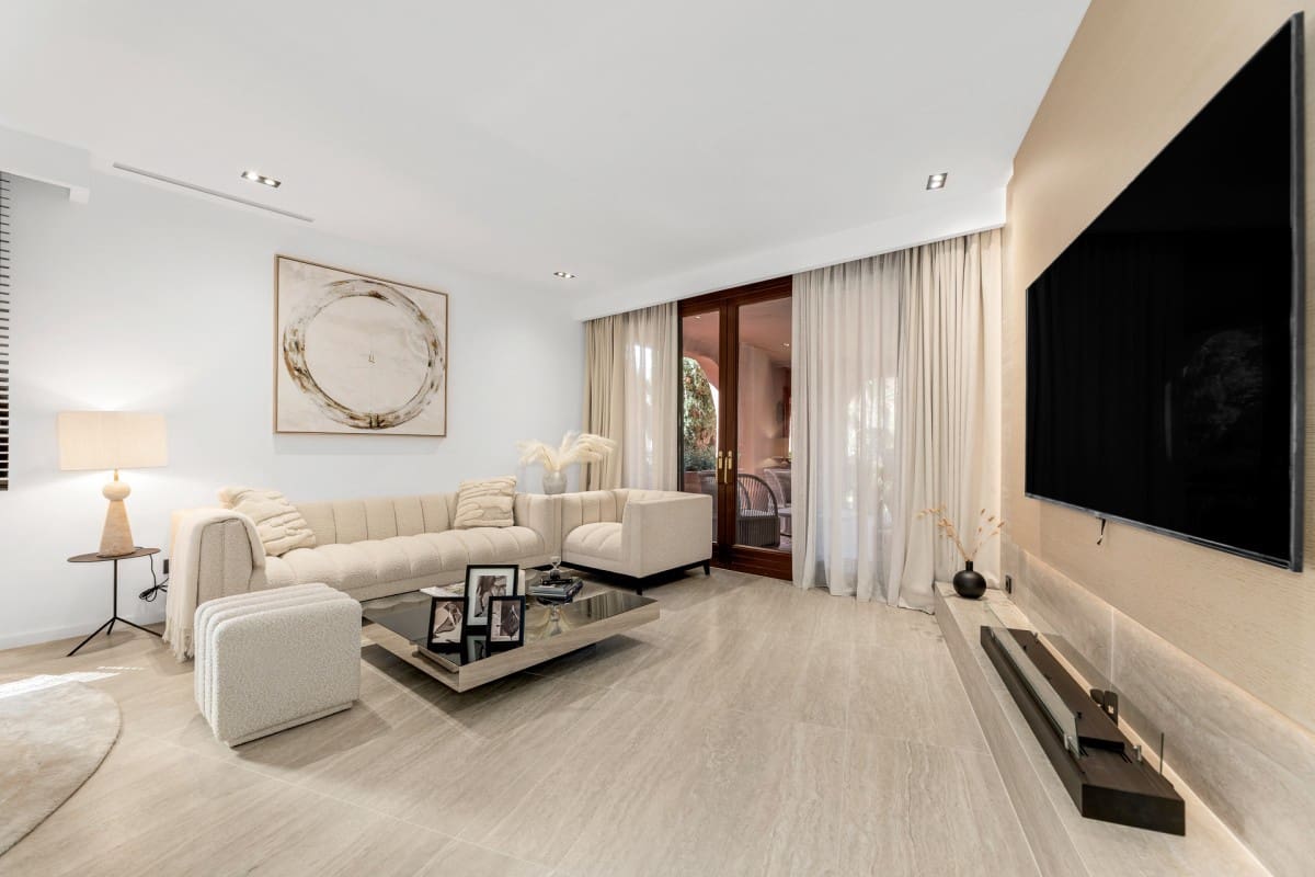 3 makuuhuone Huoneisto myytävänä paikassa Guadalmansa mukana uima-altaan 
autotalli - 1 525 000 € (Ref: 9432972)