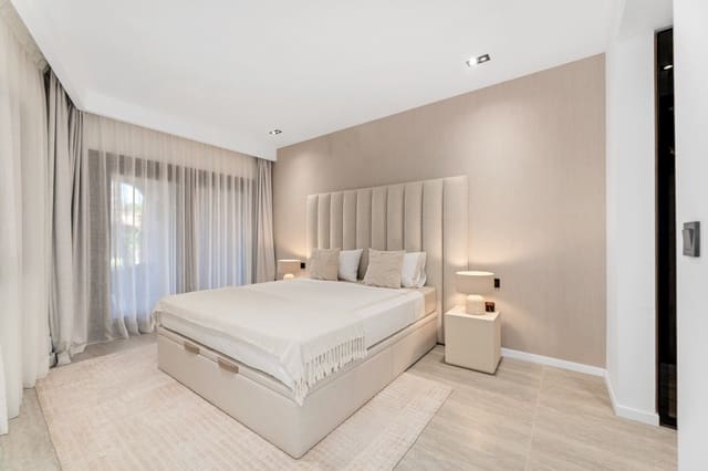 3 bedroom Apartment for sale in Guadalmansa, Estepona with pool garage - € 1,525,000 (Ref: 9432972)