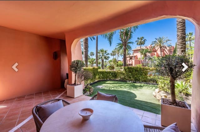 Apartamento de 3 habitaciones en Guadalmansa, Estepona en venta con piscina garaje - 1.525.000 € (Ref: 9432972)