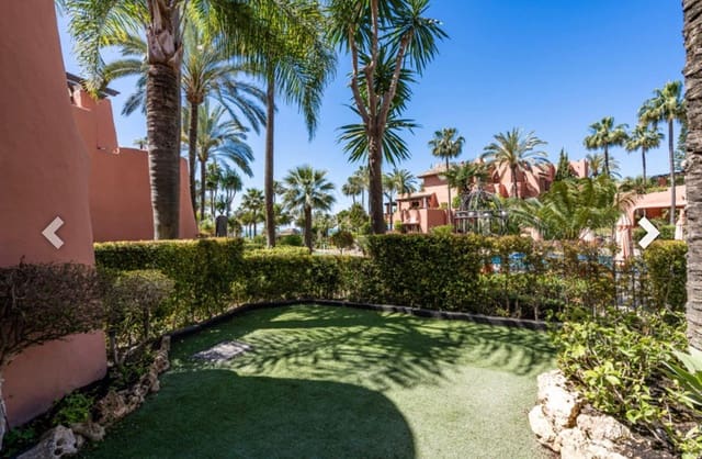 Apartamento de 3 habitaciones en Guadalmansa, Estepona en venta con piscina garaje - 1.525.000 € (Ref: 9432972)