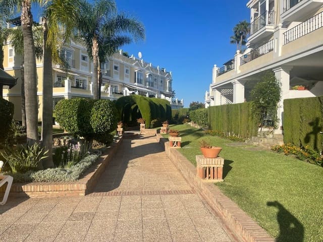 3 Zimmer Apartment zu verkaufen in Nueva Andalucia, Marbella mit Pool - 925.000 € (Ref: 9432973)