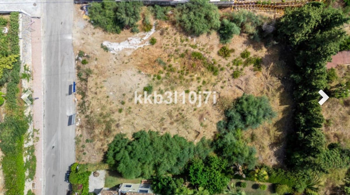 Teren niezagospodarowany na sprzedaż w El Paraiso - 895 000 € (Ref: 9436928)