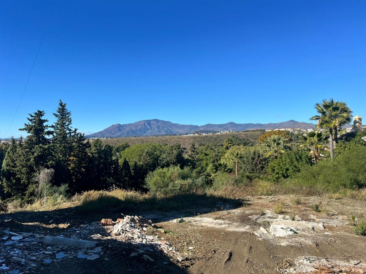 Teren niezagospodarowany na sprzedaż w El Paraiso - 895 000 € (Ref: 9436928)