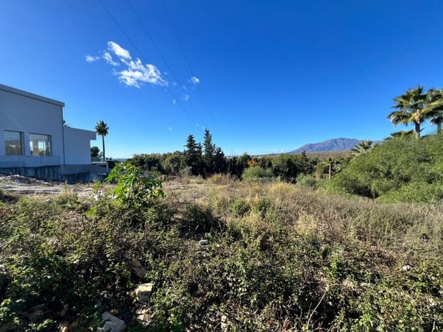 Undeveloped Land for sale in El Paraiso, Estepona - € 895,000 (Ref: 9436928)