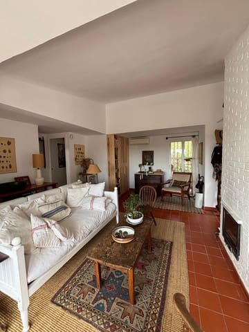 3 makuuhuone Huvila myytävänä paikassa El Padrón, Estepona mukana uima-altaan - 1 045 000 € (Ref: 9448529)