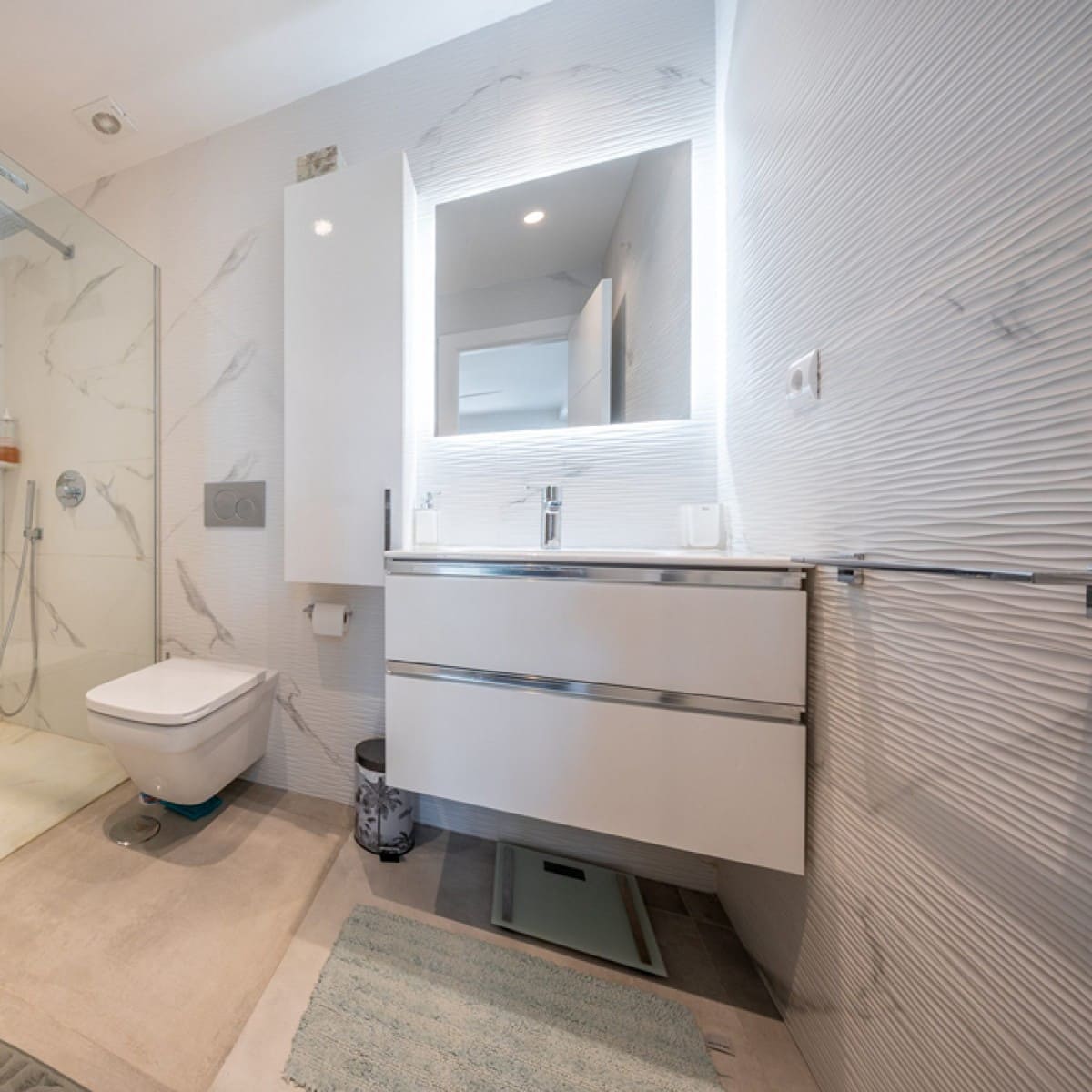 2 soveværelse Lejlighed til salg i Nueva Andalucia med swimmingpool garage - € 689.000 (Ref: 9455947)