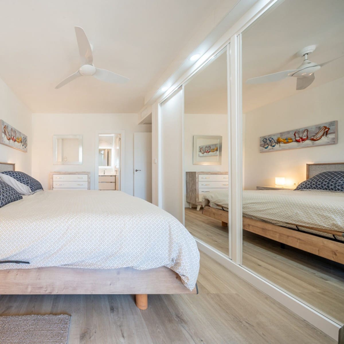 2 soveværelse Lejlighed til salg i Nueva Andalucia med swimmingpool garage - € 689.000 (Ref: 9455947)