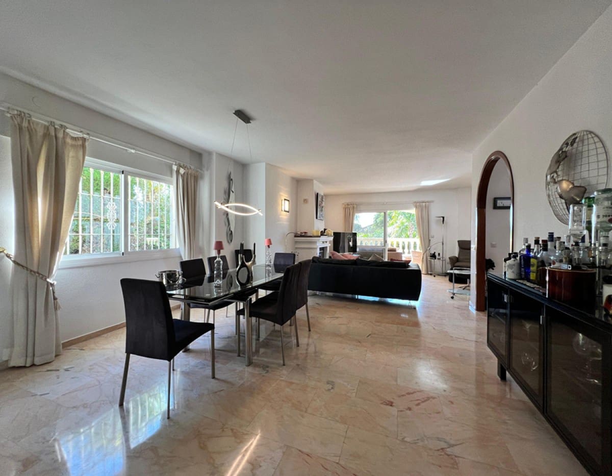 5 Zimmer Villa zu verkaufen in Marbesa mit Pool Garage - 1.875.000 € (Ref: 9465319)