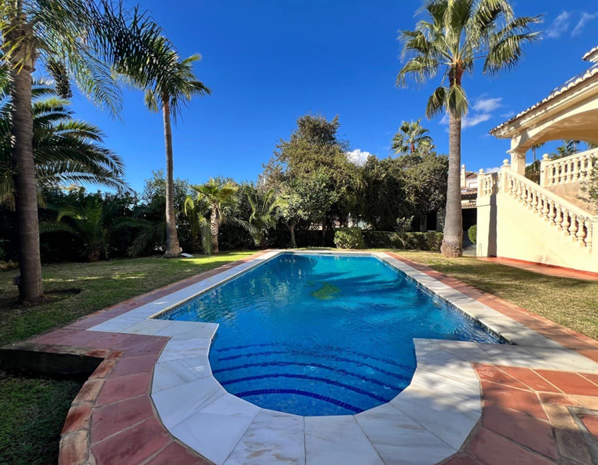 5 Zimmer Villa zu verkaufen in Marbesa mit Pool Garage - 1.875.000 € (Ref: 9465319)