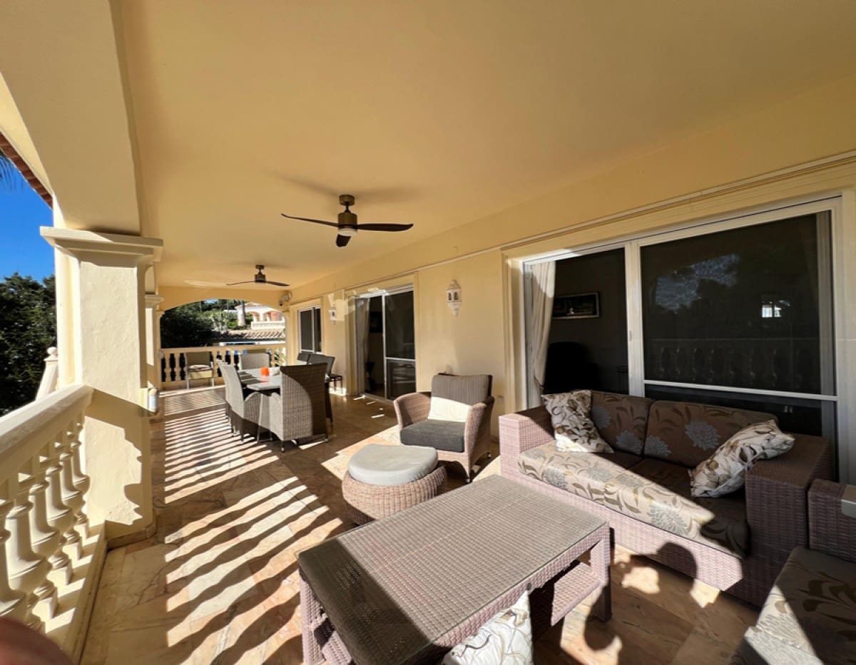 5 Zimmer Villa zu verkaufen in Marbesa mit Pool Garage - 1.875.000 € (Ref: 9465319)