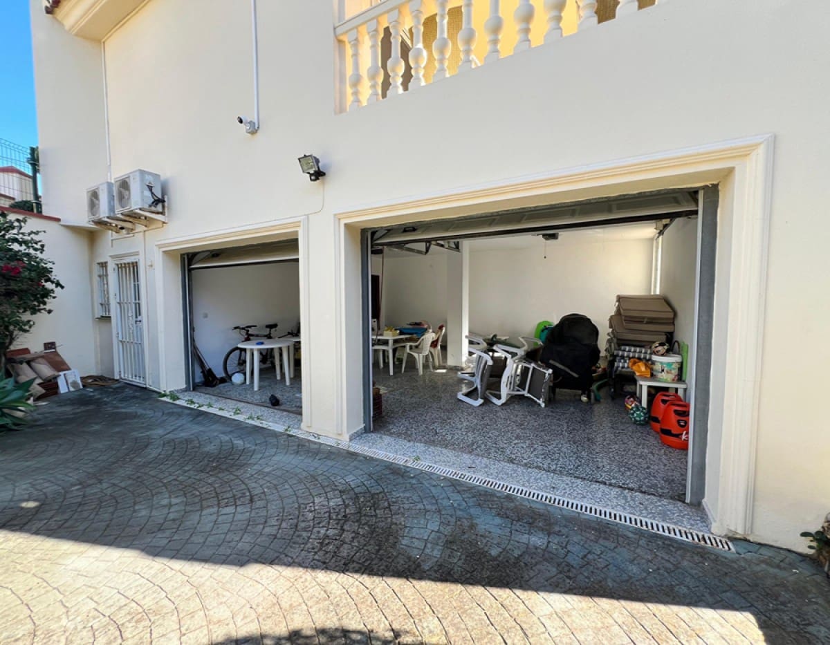 5 Zimmer Villa zu verkaufen in Marbesa mit Pool Garage - 1.875.000 € (Ref: 9465319)