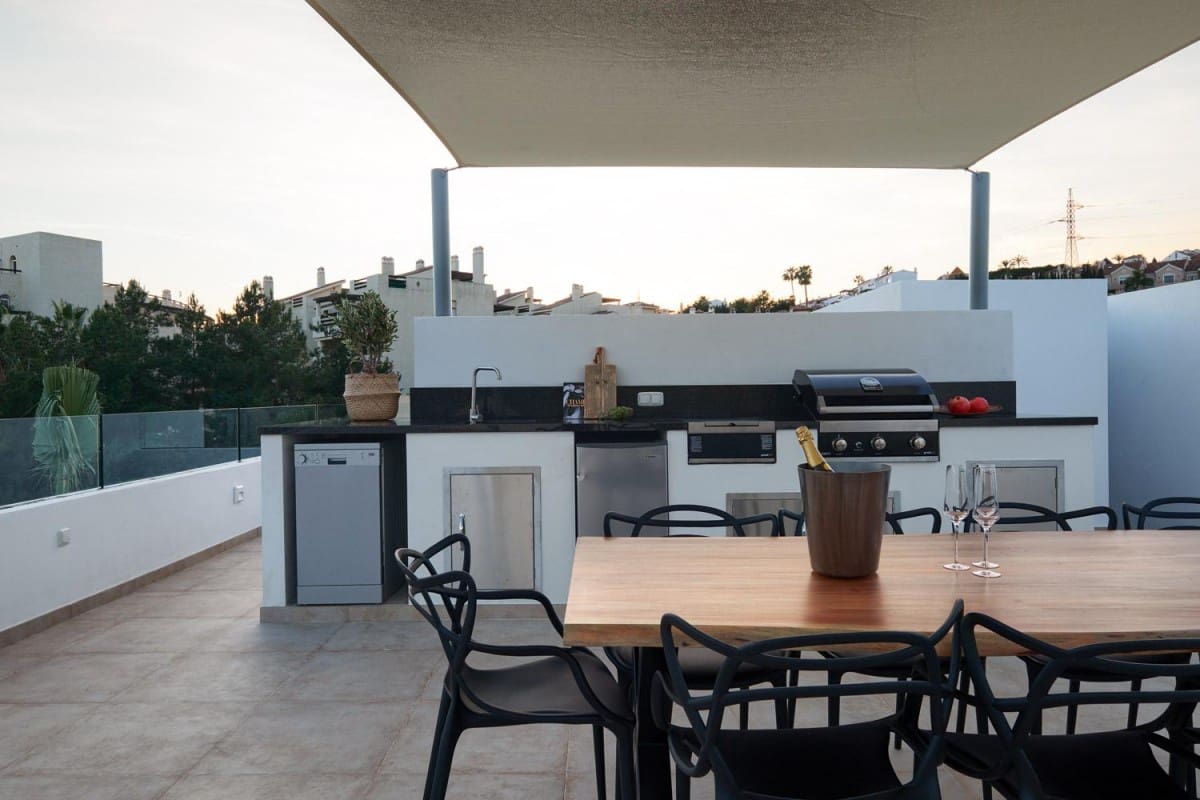 6 sovrum Villa till salu i Estepona med pool garage - 1 875 000 € (Ref: 9472761)