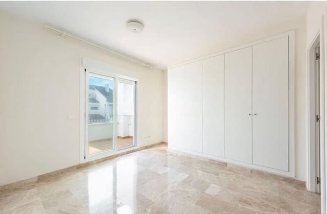 3 bedroom Townhouse for sale in Nueva Andalucia, Marbella with pool garage - € 585,000 (Ref: 9483432)