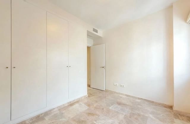 3 bedroom Townhouse for sale in Nueva Andalucia, Marbella with pool garage - € 585,000 (Ref: 9483432)