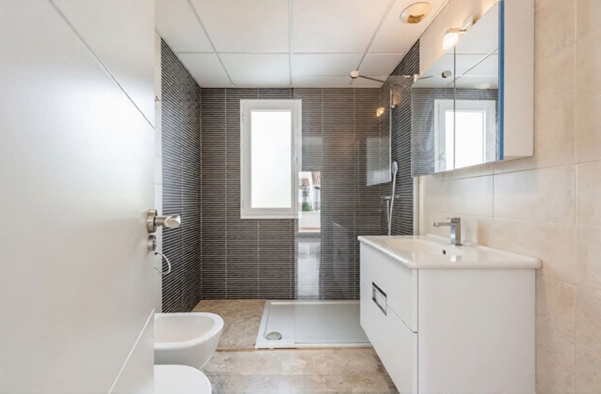 3 bedroom Townhouse for sale in Nueva Andalucia with pool garage - € 585,000 (Ref: 9494318)