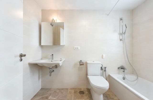 3 sypialnia Dom na sprzedaż w Nueva Andalucia, Marbella z basenem garażem - 585 000 € (Ref: 9494318)