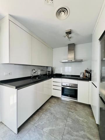 3 sypialnia Dom na sprzedaż w Nueva Andalucia, Marbella z basenem garażem - 585 000 € (Ref: 9494318)