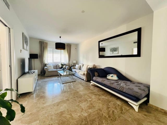 3 sypialnia Dom na sprzedaż w Nueva Andalucia, Marbella z basenem garażem - 585 000 € (Ref: 9494318)